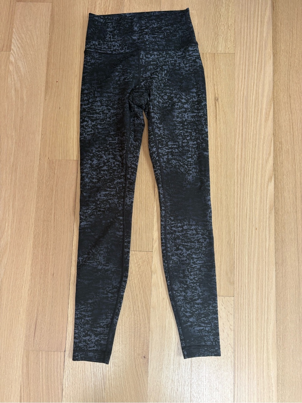 Lululemon wonder under size 4